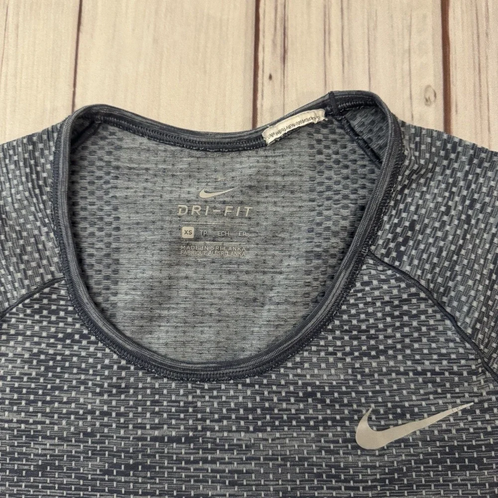 Nike Dri-Fit Athletic T-Shirt & Light Support Sports Bra Set XS Workout‎ Active